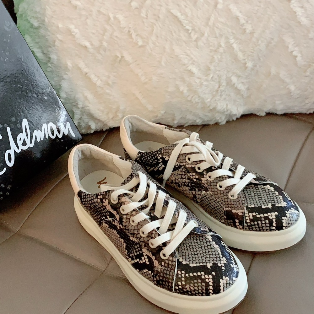 Sam Edelman Lace Up Sneaker